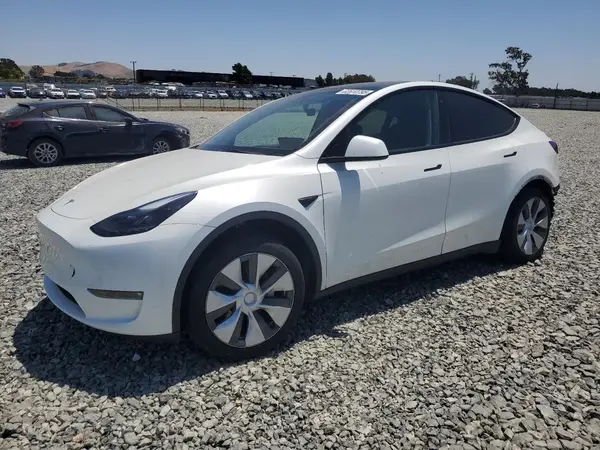 7SAYGDEE4PF785664 2023 TESLA MODEL Y - Image 1