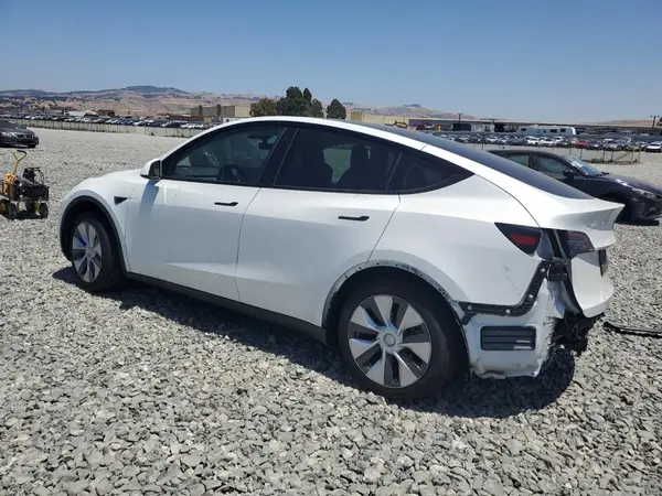 7SAYGDEE4PF785664 2023 TESLA MODEL Y - Image 2