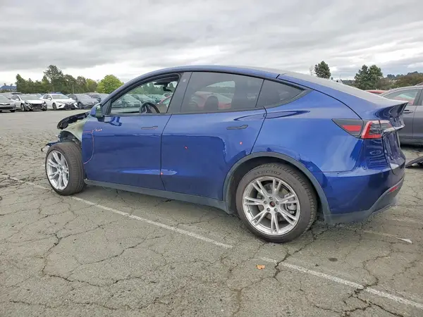7SAYGDEE4PF788211 2023 TESLA MODEL Y - Image 2