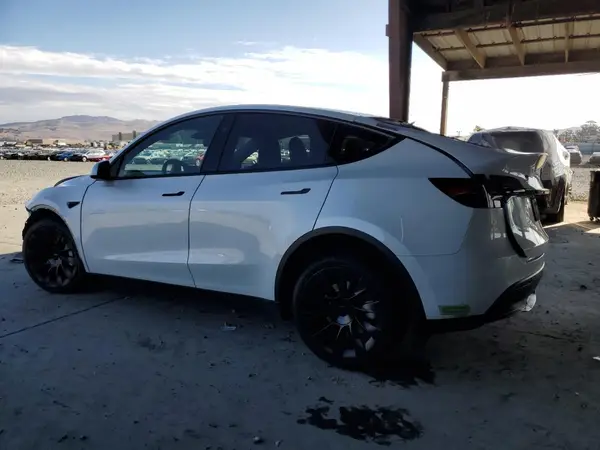7SAYGDEE4PF791237 2023 TESLA MODEL Y - Image 2