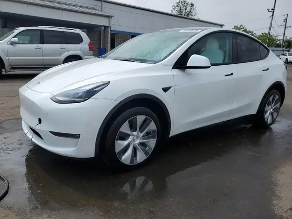 7SAYGDEE4PF796065 2023 TESLA MODEL Y - Image 1