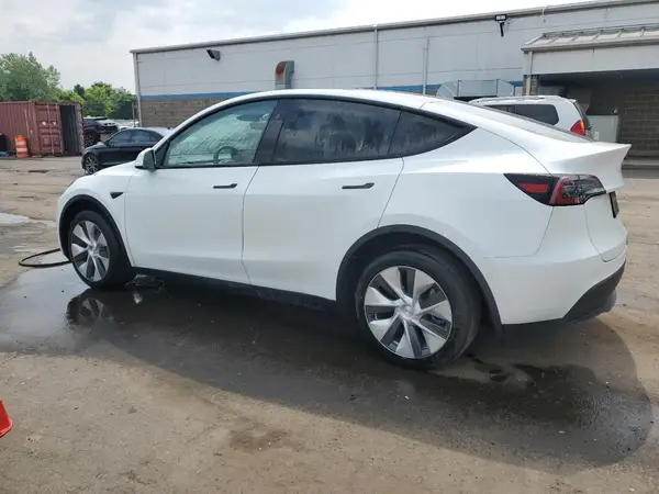 7SAYGDEE4PF796065 2023 TESLA MODEL Y - Image 2