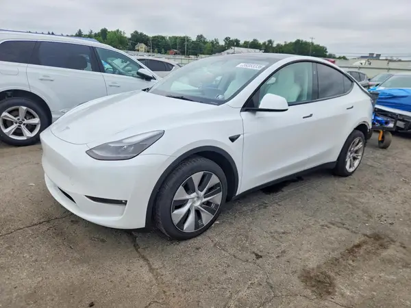 7SAYGDEE4PF796230 2023 TESLA MODEL Y - Image 1