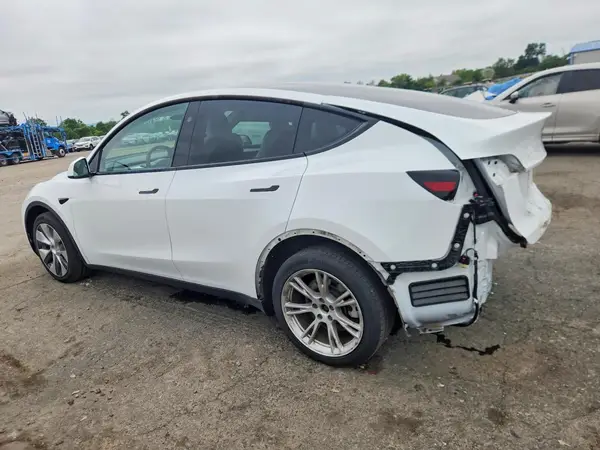 7SAYGDEE4PF796230 2023 TESLA MODEL Y - Image 2