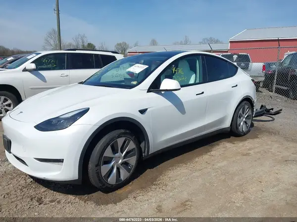 7SAYGDEE4PF803824 2023 TESLA MODEL Y - Image 2