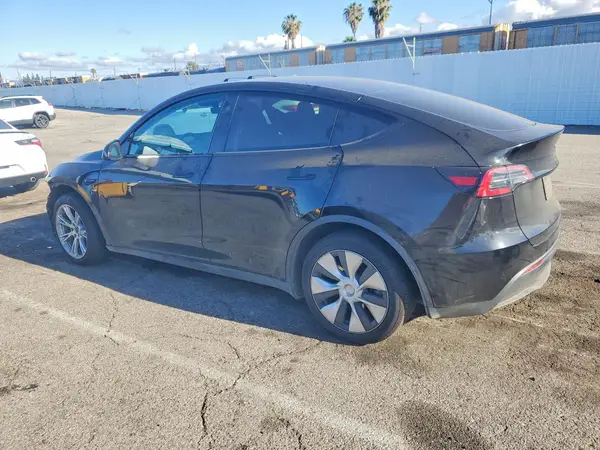 7SAYGDEE4PF815939 2023 TESLA MODEL Y - Image 2