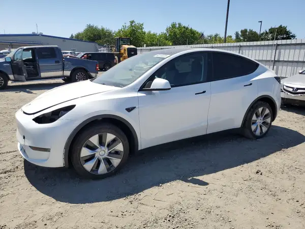 7SAYGDEE4PF825757 2023 TESLA MODEL Y - Image 1
