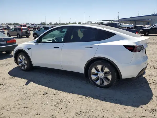 7SAYGDEE4PF825757 2023 TESLA MODEL Y - Image 2