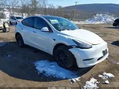 7SAYGDEE4PF827654 2023 TESLA MODEL Y