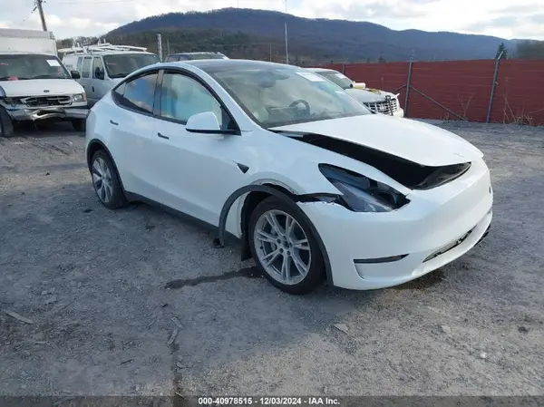 7SAYGDEE4PF830585 2023 TESLA MODEL Y - Image 1