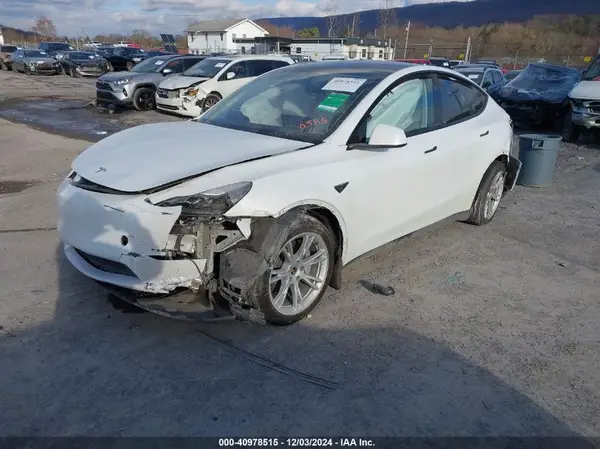 7SAYGDEE4PF830585 2023 TESLA MODEL Y - Image 2