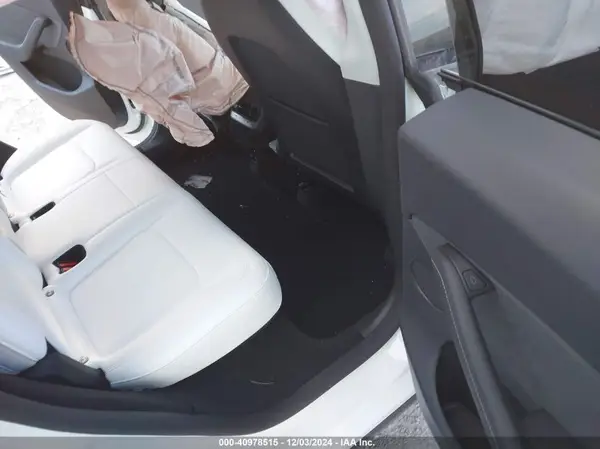 7SAYGDEE4PF830585 2023 TESLA MODEL Y - Image 8