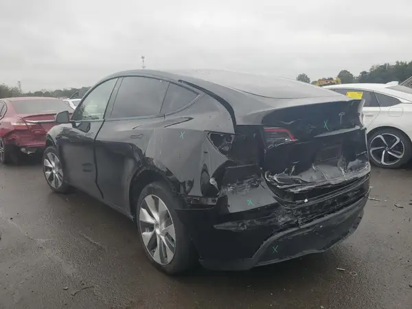 7SAYGDEE4PF831543 2023 TESLA MODEL Y - Image 2