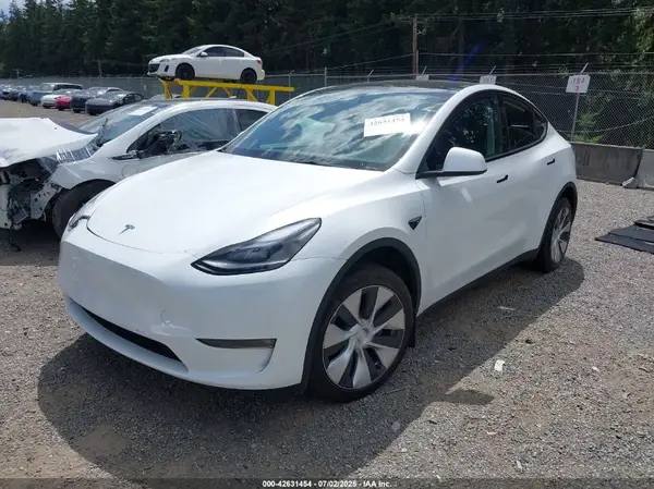 7SAYGDEE4PF836824 2023 TESLA MODEL Y - Image 2