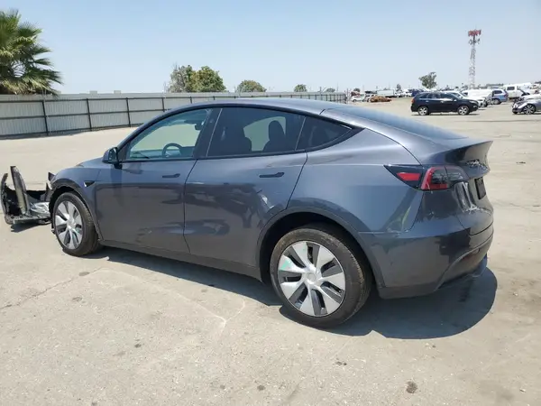 7SAYGDEE4PF852974 2023 TESLA MODEL Y - Image 2