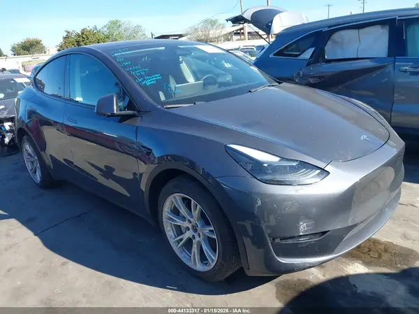 7SAYGDEE4PF855163 2023 TESLA MODEL Y - Image 1