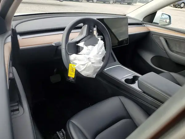 7SAYGDEE4PF869659 2023 TESLA MODEL Y - Image 8