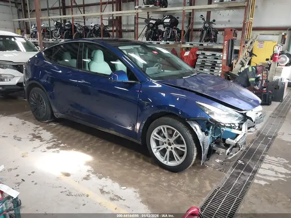 7SAYGDEE4PF871234 2023 TESLA MODEL Y - Image 1