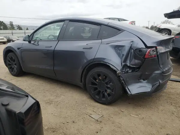 7SAYGDEE4PF879446 2023 TESLA MODEL Y - Image 2