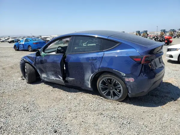 7SAYGDEE4PF881987 2023 TESLA MODEL Y - Image 2