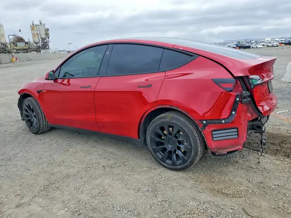 7SAYGDEE4PF882041 2023 TESLA MODEL Y - Image 2