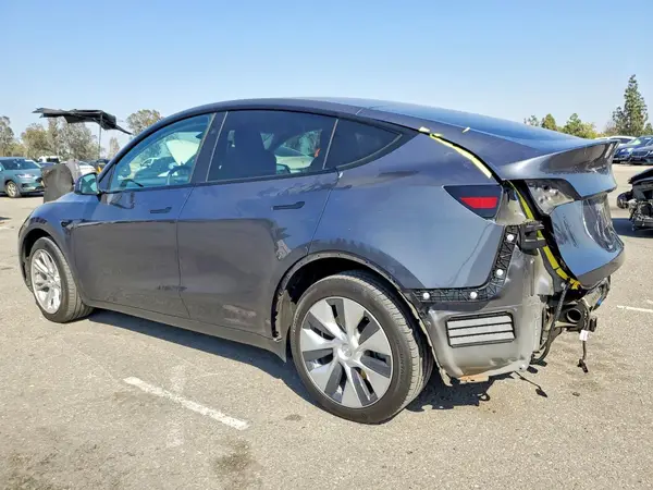 7SAYGDEE4PF883514 2023 TESLA MODEL Y - Image 2