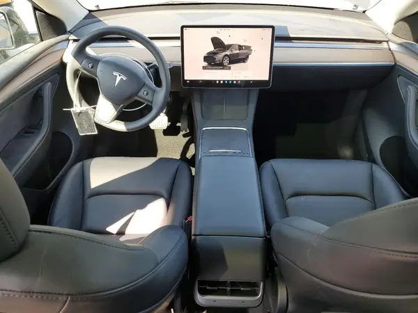 7SAYGDEE4PF883514 2023 TESLA MODEL Y - Image 8