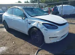 7SAYGDEE4PF884386 2023 TESLA MODEL Y