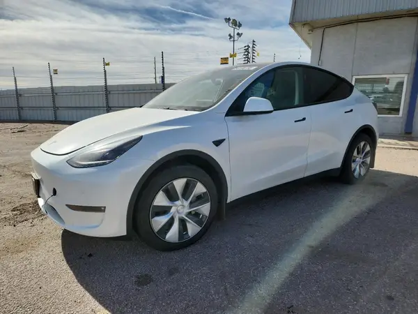 7SAYGDEE4PF885232 2023 TESLA MODEL Y - Image 1