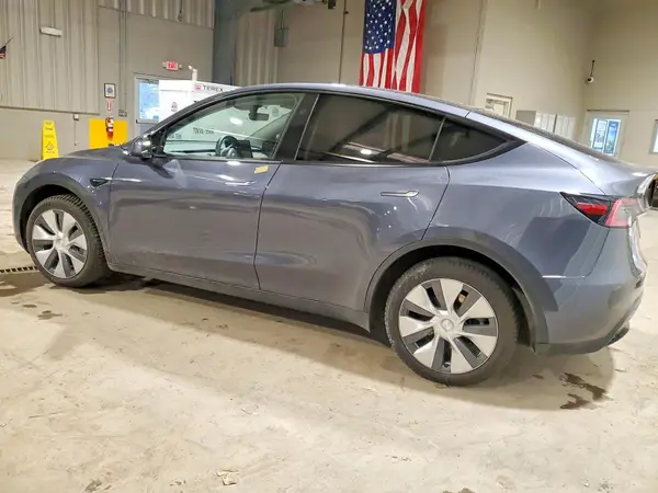 7SAYGDEE4PF885442 2023 TESLA MODEL Y - Image 2