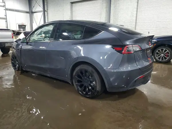 7SAYGDEE4PF886199 2023 TESLA MODEL Y - Image 2
