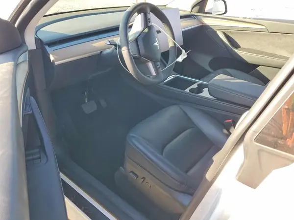 7SAYGDEE4PF888194 2023 TESLA MODEL Y - Image 8