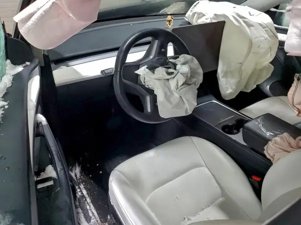 7SAYGDEE4PF891872 2023 TESLA MODEL Y - Image 8