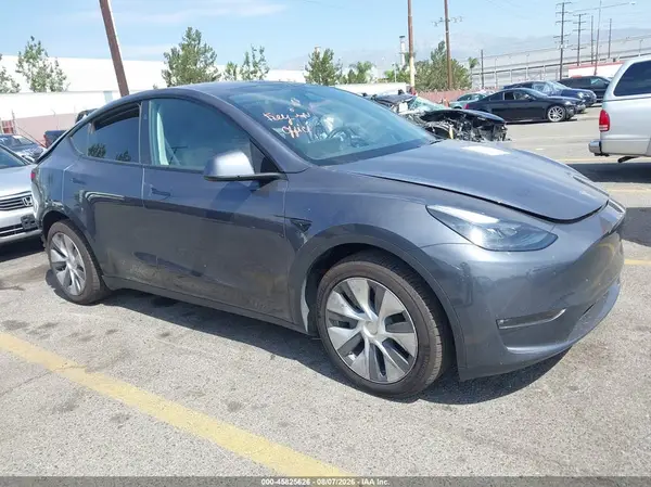 7SAYGDEE4PF894352 2023 TESLA MODEL Y - Image 1