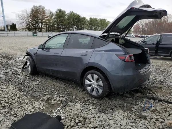 7SAYGDEE4PF895288 2023 TESLA MODEL Y - Image 2