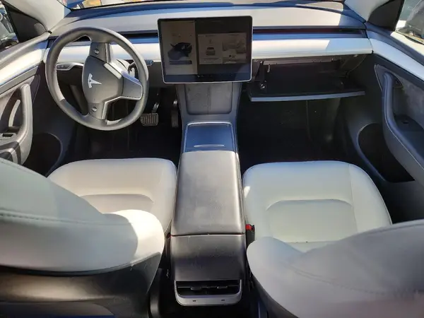 7SAYGDEE4PF897185 2023 TESLA MODEL Y - Image 8