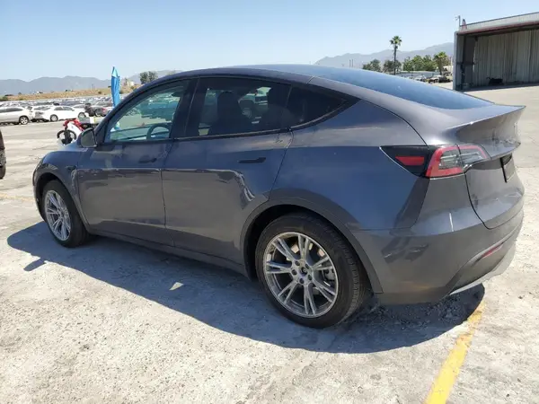 7SAYGDEE4PF900473 2023 TESLA MODEL Y - Image 2