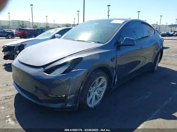 7SAYGDEE4PF900490 2023 TESLA MODEL Y - Image 2