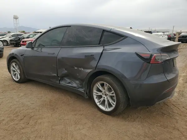 7SAYGDEE4PF900781 2023 TESLA MODEL Y - Image 2