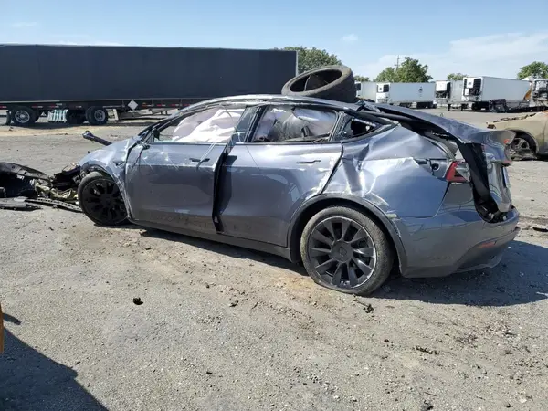 7SAYGDEE4PF911392 2023 TESLA MODEL Y - Image 2