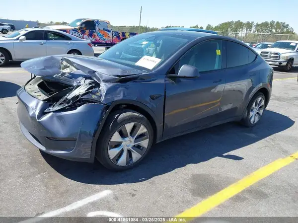 7SAYGDEE4PF938513 2023 TESLA MODEL Y - Image 2