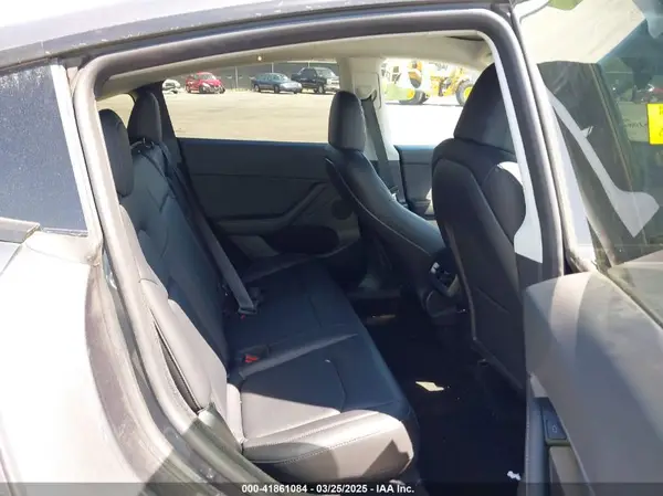 7SAYGDEE4PF938513 2023 TESLA MODEL Y - Image 8