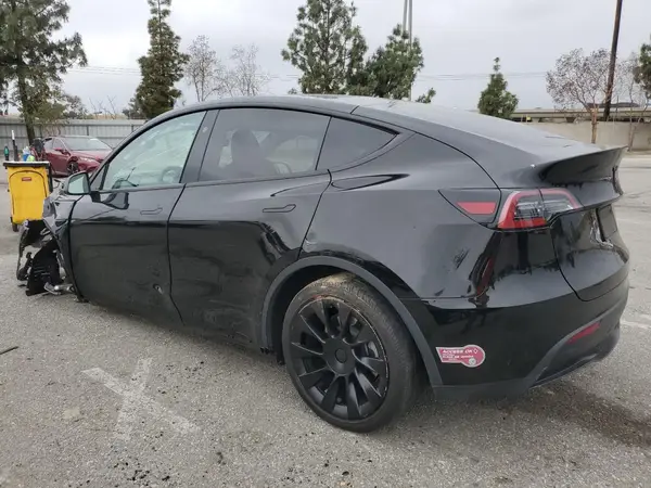 7SAYGDEE4PF938821 2023 TESLA MODEL Y - Image 2