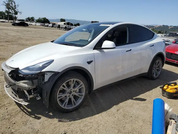 7SAYGDEE4PF971446 2023 TESLA MODEL Y - Image 1