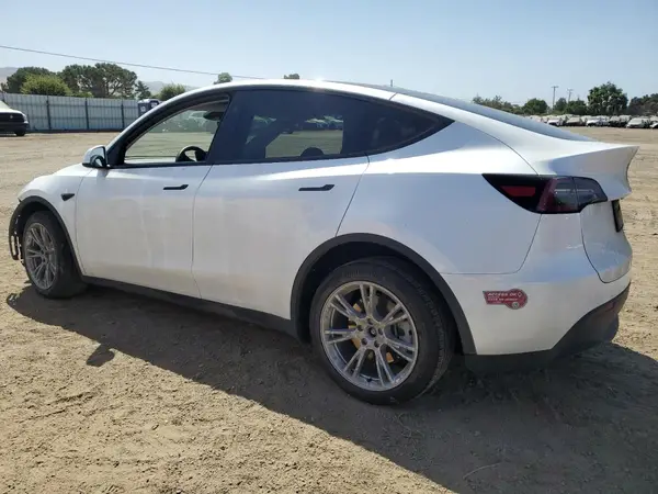 7SAYGDEE4PF971446 2023 TESLA MODEL Y - Image 2