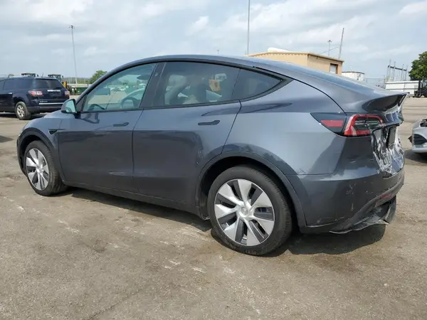 7SAYGDEE4RA215776 2024 TESLA MODEL Y - Image 2
