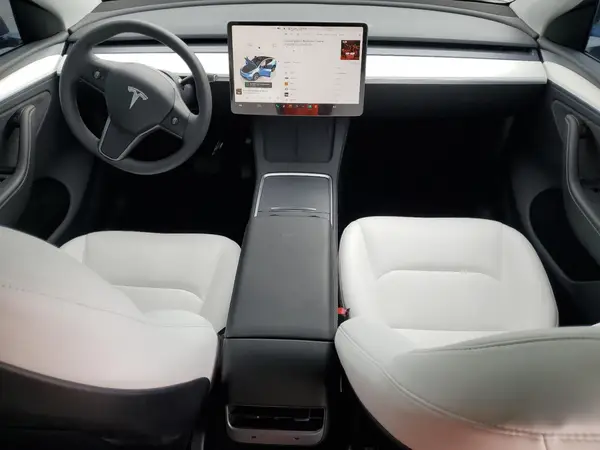 7SAYGDEE4RA216054 2024 TESLA MODEL Y - Image 8