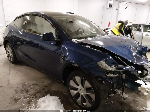 7SAYGDEE4RA216121 2024 TESLA MODEL Y - Image 1