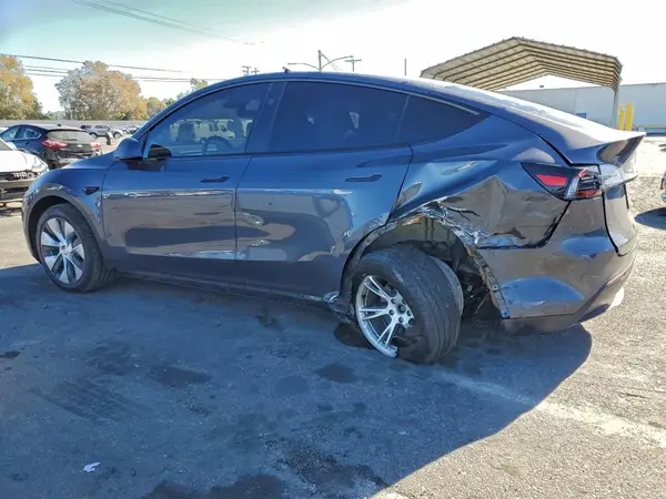 7SAYGDEE4RA216488 2024 TESLA MODEL Y - Image 2