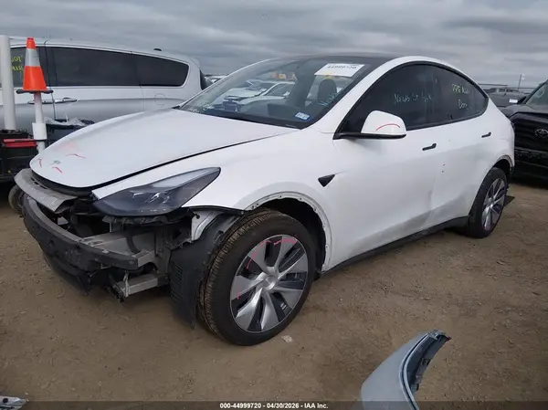 7SAYGDEE4RA219018 2024 TESLA MODEL Y - Image 2